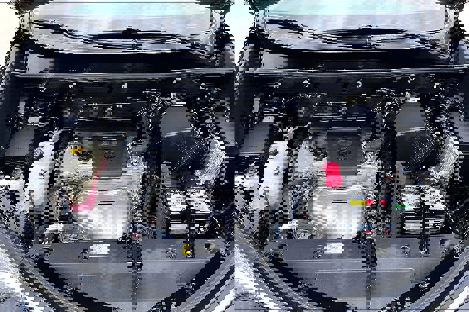 Used 2018 Toyota RAV4 LE FWD image 31