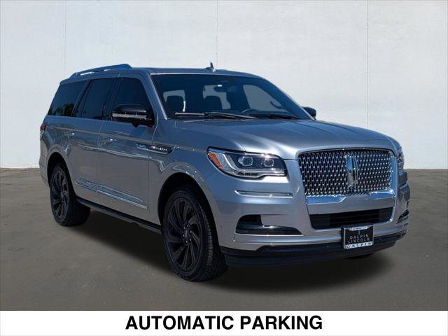 Used 2023 Lincoln Navigator Reserve image 7