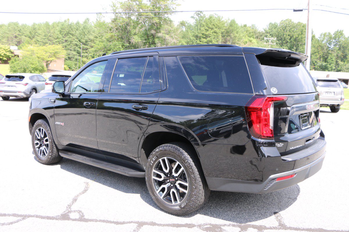 Used 2024 GMC Yukon AT4 w/ Technology Package AWD/4WD image 3
