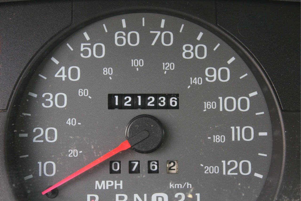 Used 2003 Mercury Grand Marquis GS RWD image 9