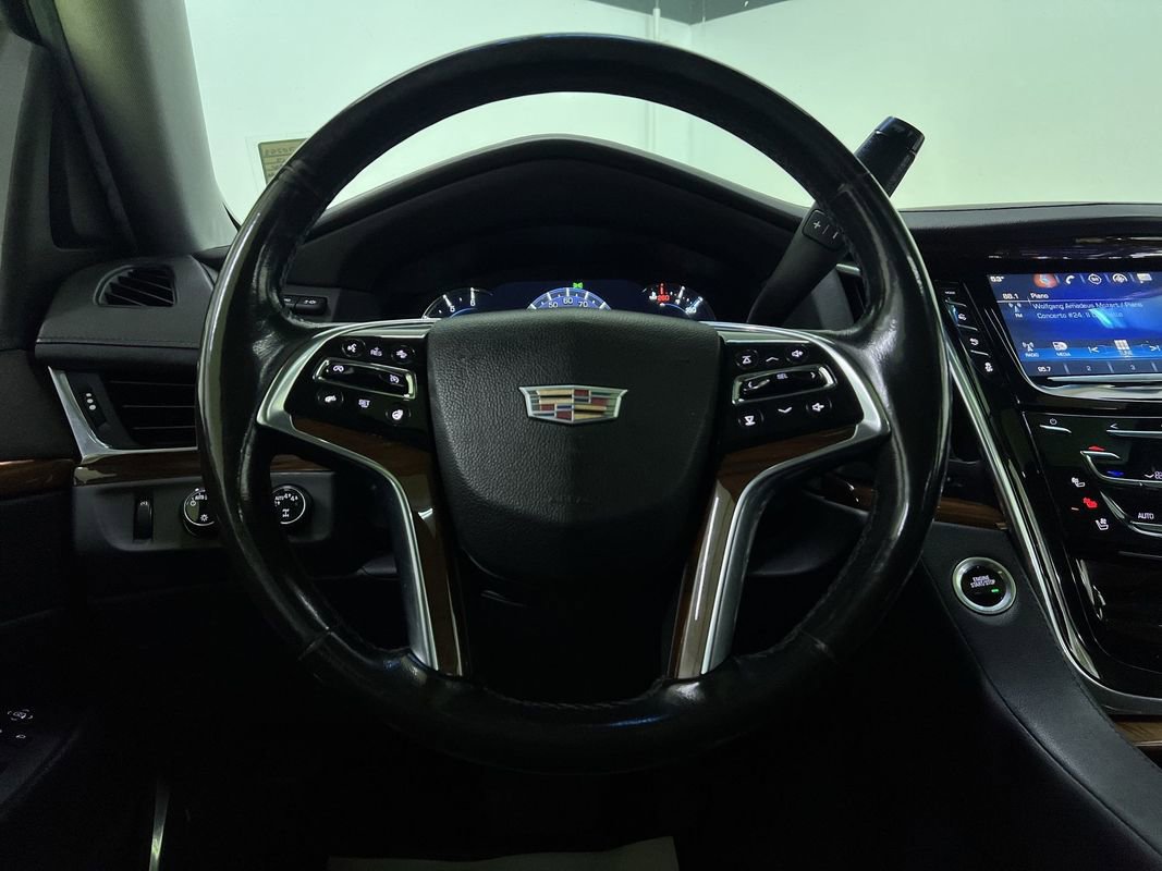 Used 2017 Cadillac Escalade ESV Luxury AWD/4WD image 19
