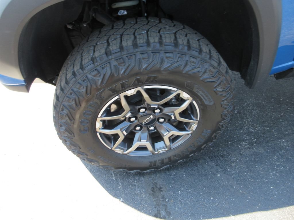 Certified 2023 Chevrolet Colorado ZR2 w/ ZR2 Convenience Package III AWD/4WD image 15