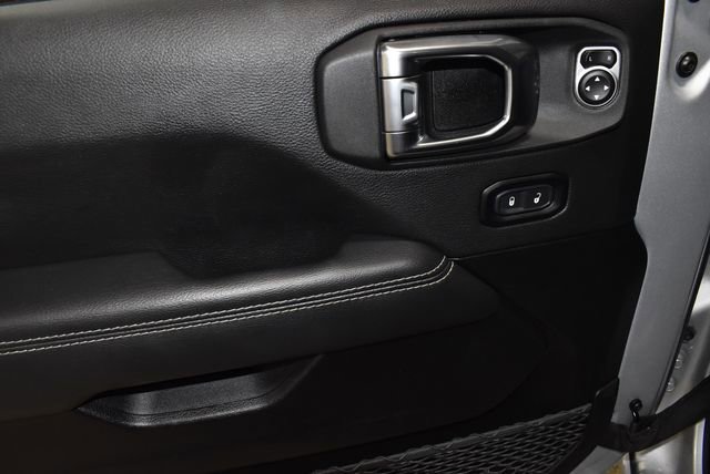 Used 2023 Jeep Wrangler Sahara image 25