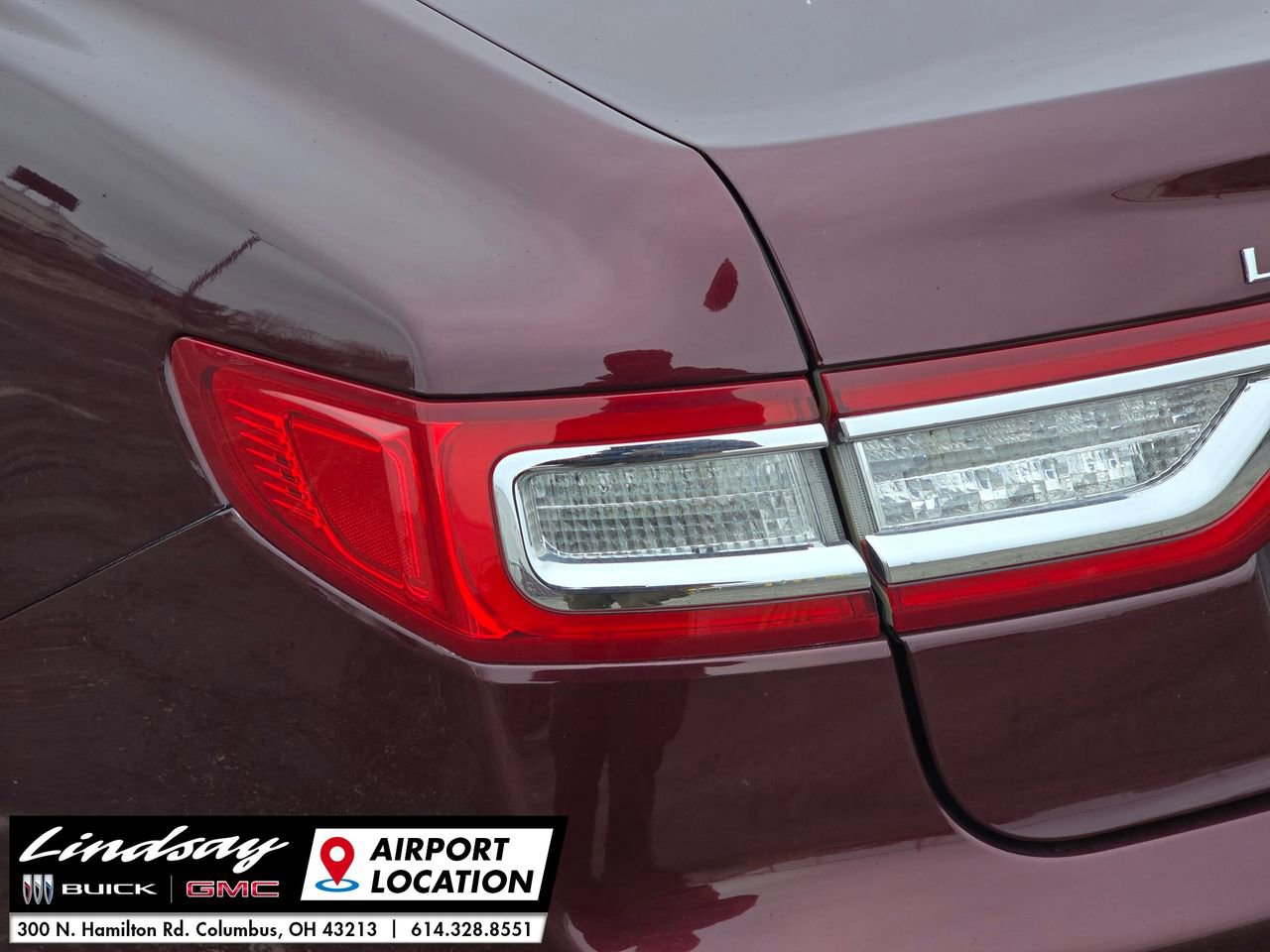 Used 2017 Lincoln Continental Select image 21