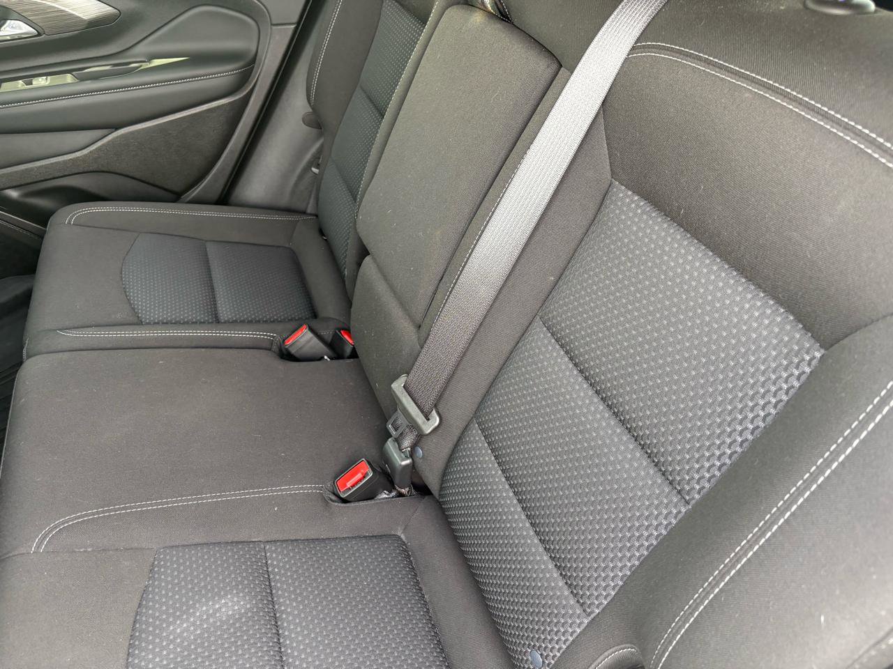 Used 2024 GMC Terrain SLE w/ Driver Convenience Package FWD image 35