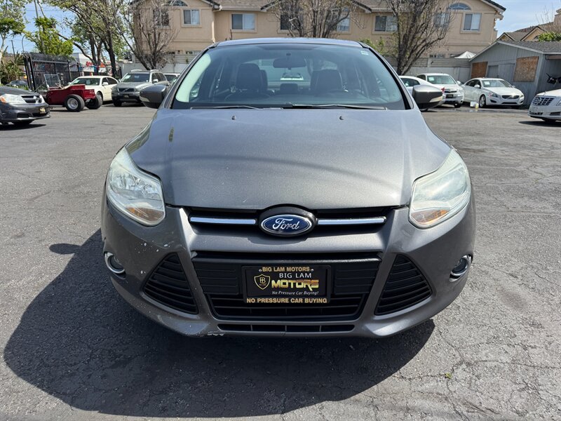 Used 2013 Ford Focus SE FWD image 2