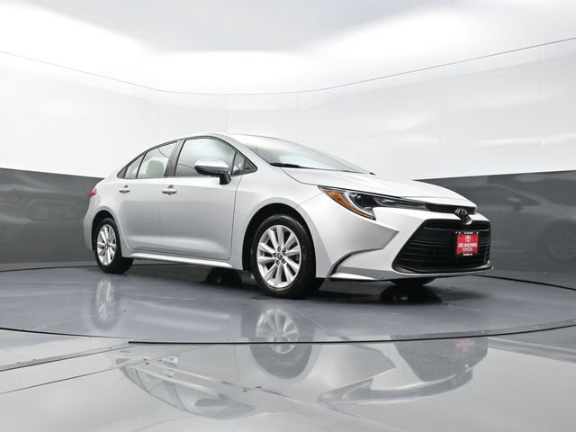 Used 2024 Toyota Corolla LE w/ LE Premium Package FWD image 39