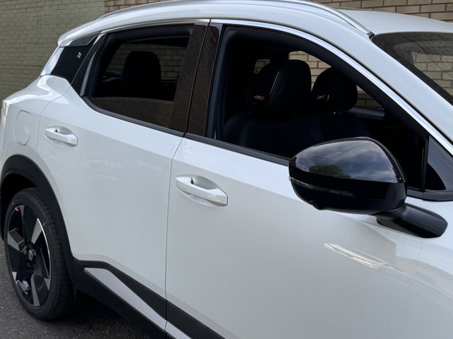 New 2026 Nissan Kicks SR w/ SR Premium Package AWD/4WD image 12