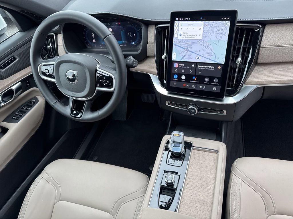 Used 2025 Volvo XC90 B6 Plus image 40