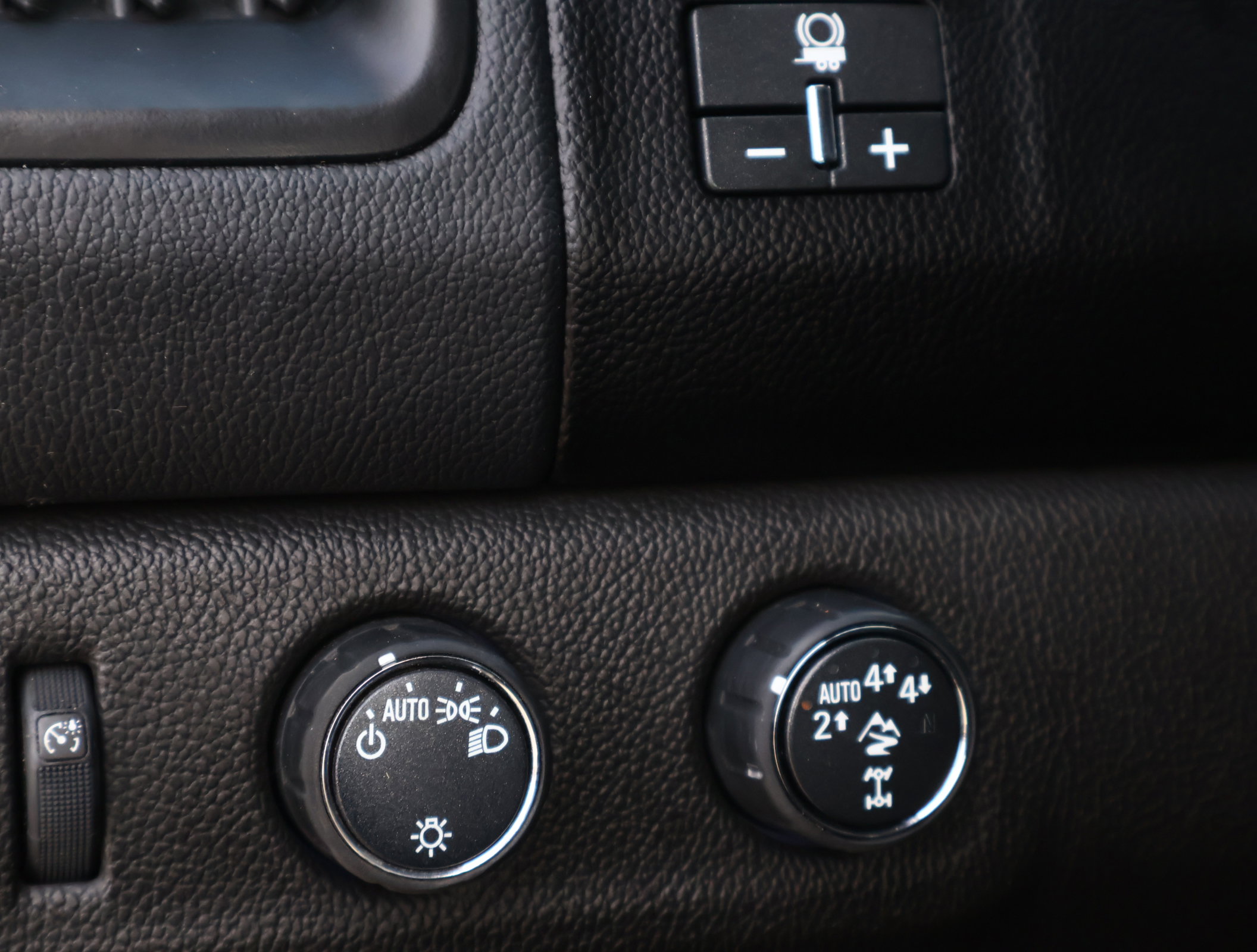Used 2022 Chevrolet Colorado ZR2 AWD/4WD image 12