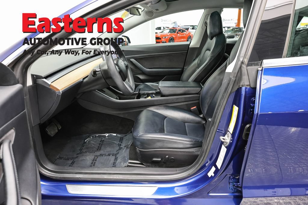 Used 2020 Tesla Model 3 Standard Range RWD image 14