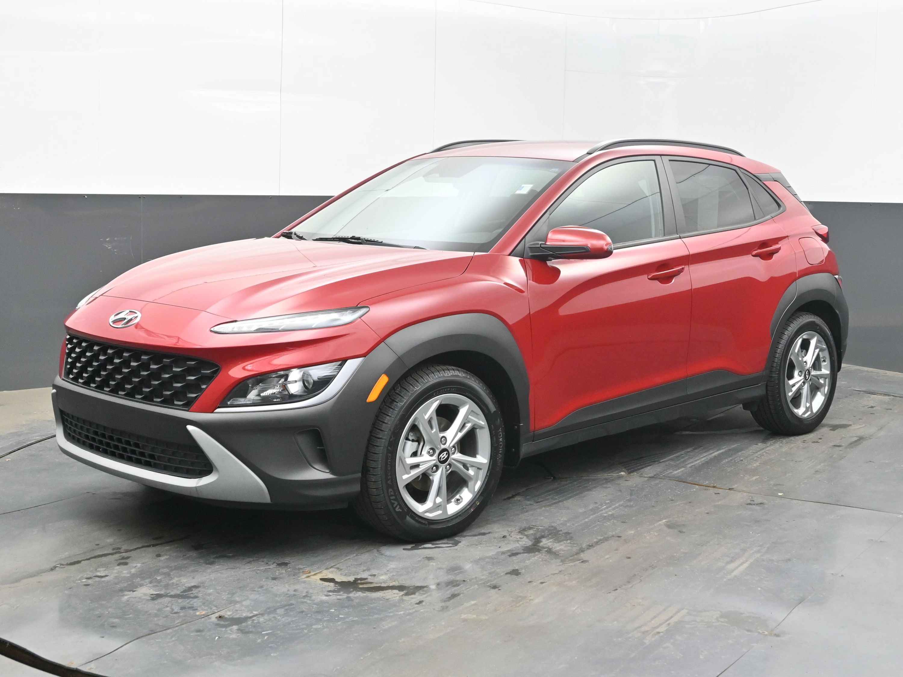 Used 2022 Hyundai Kona SEL w/ Cargo Package FWD image 4