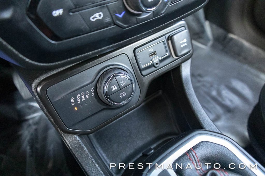 Used 2023 Jeep Renegade Trailhawk image 29