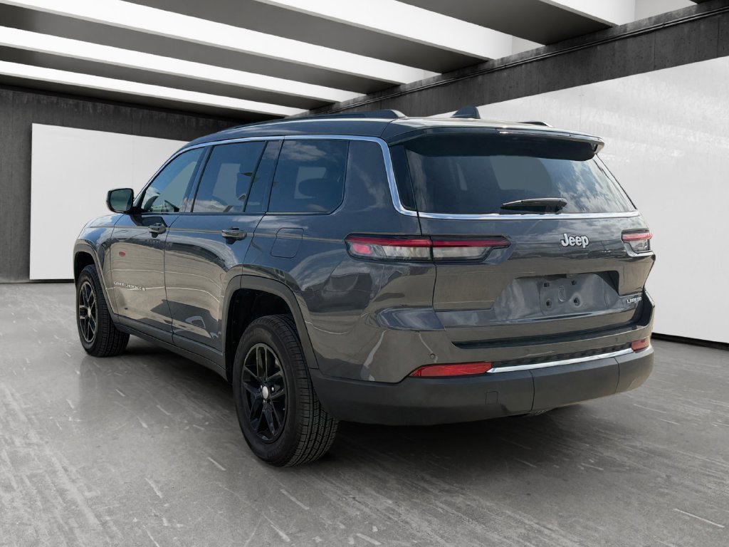 Used 2025 Jeep Grand Cherokee L Laredo RWD image 3