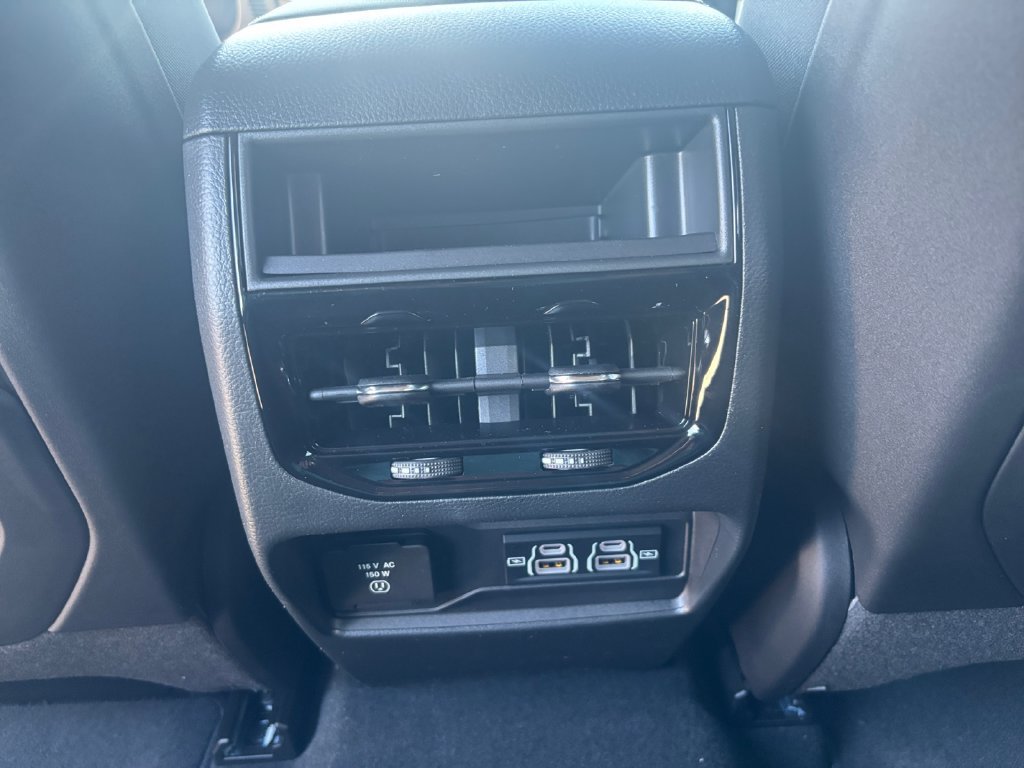 New 2025 Jeep Grand Cherokee Laredo X w/ Luxury Tech Group I AWD/4WD image 26