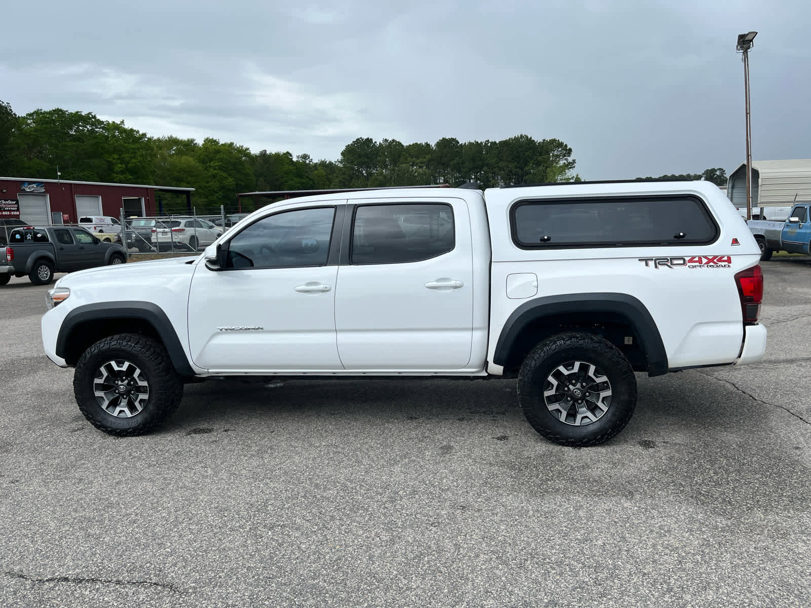 Used 2019 Toyota Tacoma TRD Off-Road image 3