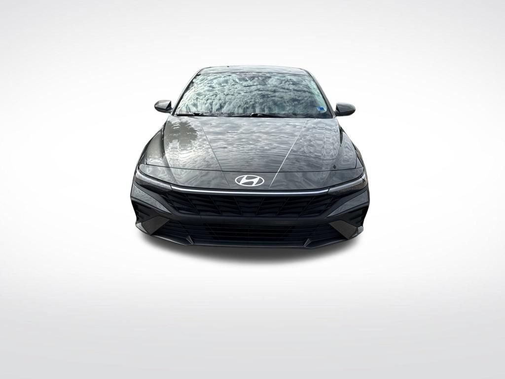 Used 2024 Hyundai Elantra SEL FWD image 9