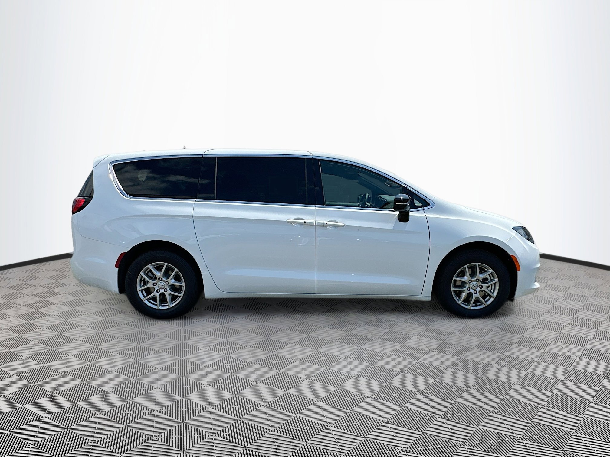 New 2026 Chrysler Voyager LX image 3