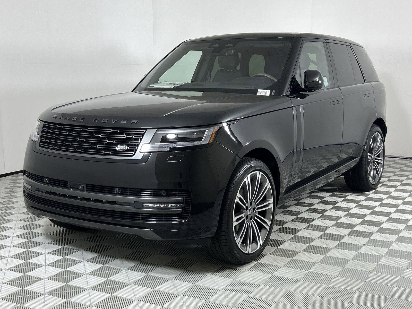 New 2025 Land Rover Range Rover SE