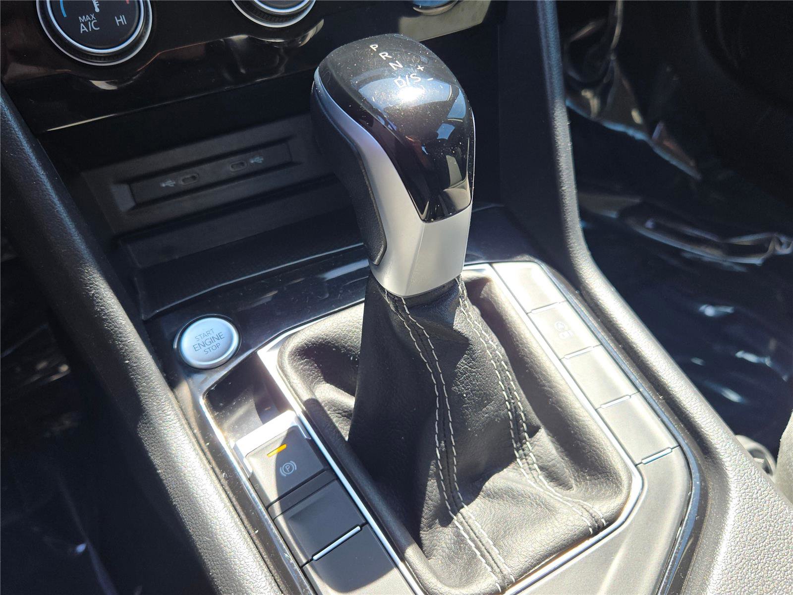 Used 2024 Volkswagen Taos S FWD image 31