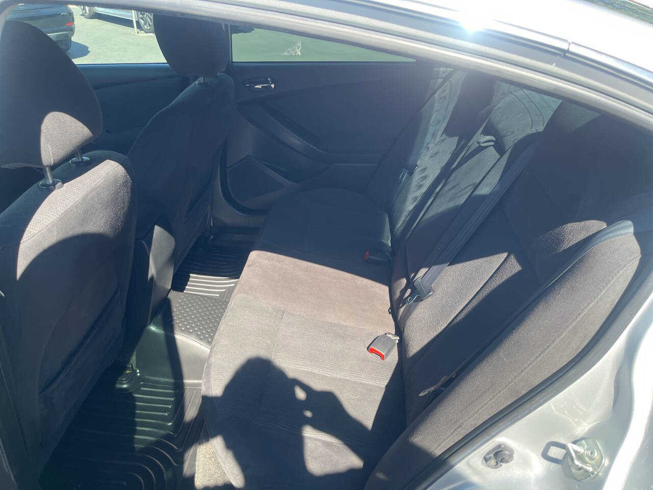 Used 2011 Nissan Altima 2.5 S w/ Special Edition Pkg image 11