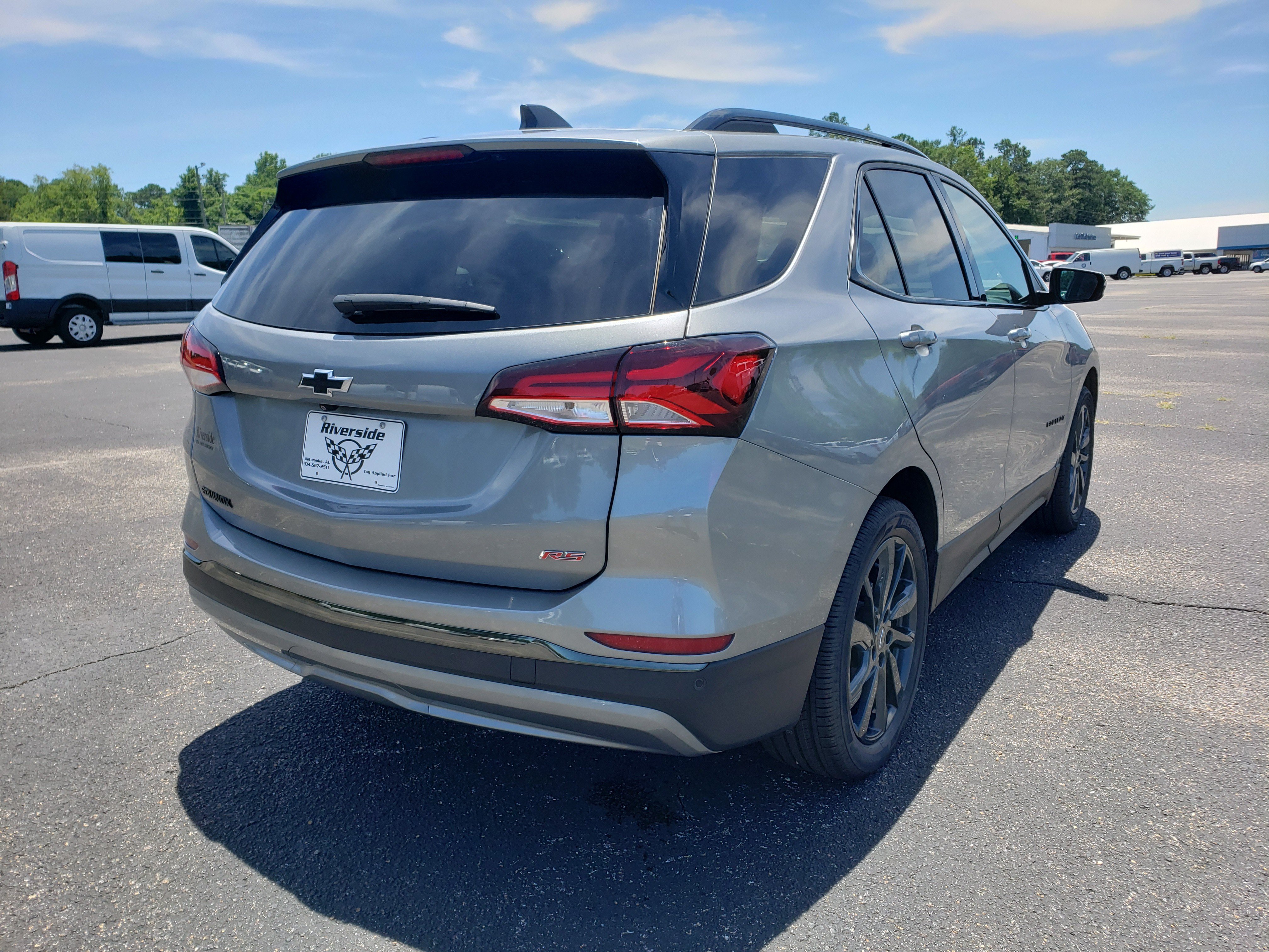 Used 2023 Chevrolet Equinox RS w/ RS Leather Package FWD image 3