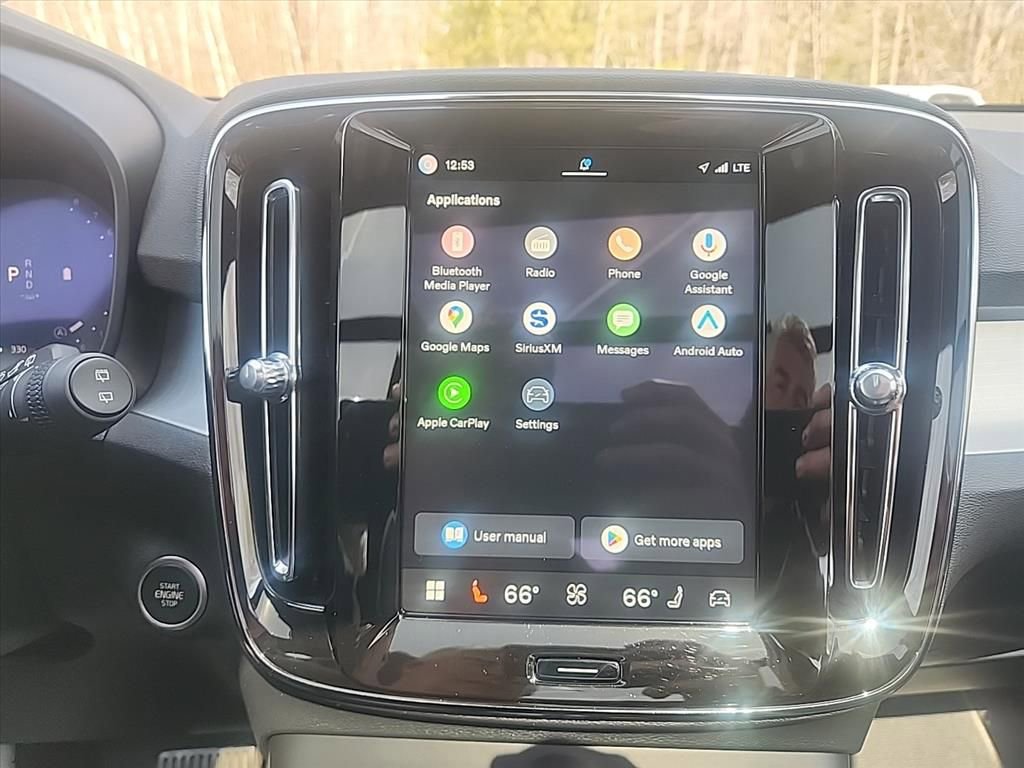 Certified 2025 Volvo XC40 B5 Core AWD/4WD image 17