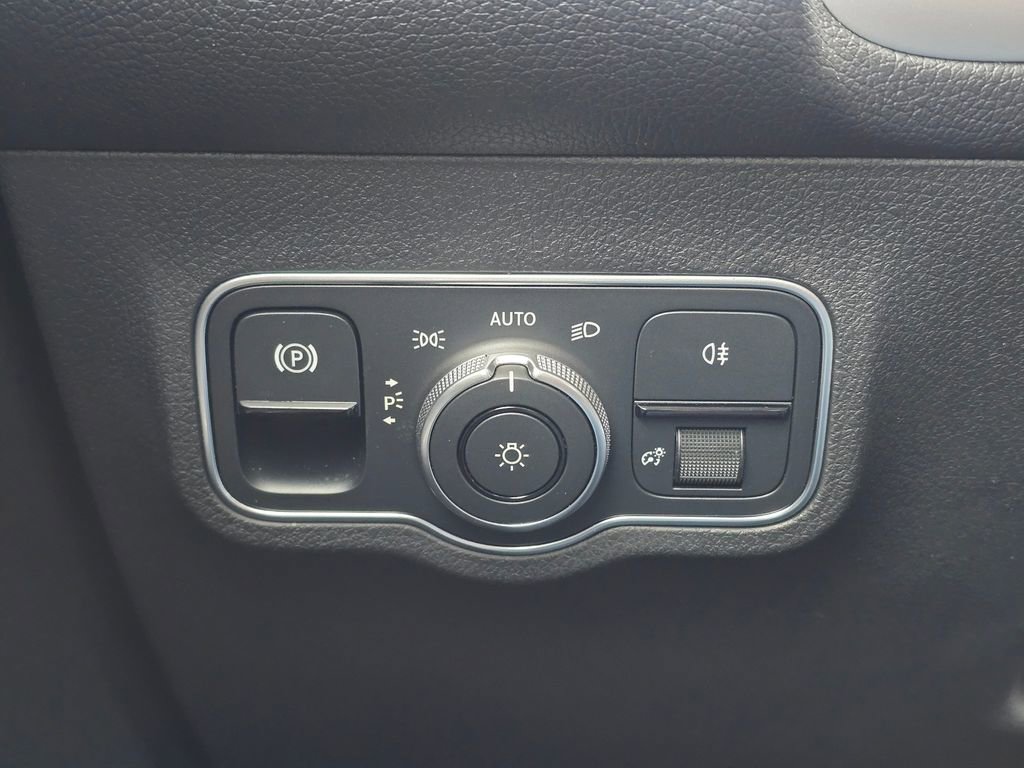 New 2024 Mercedes-Benz GLB 250 image 34