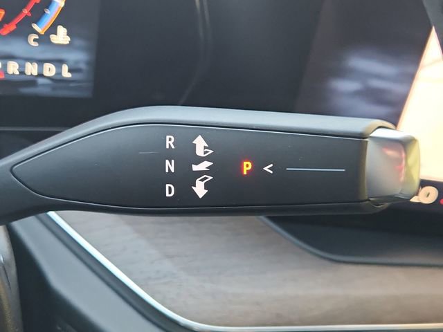 Used 2025 Chevrolet Tahoe High Country image 16