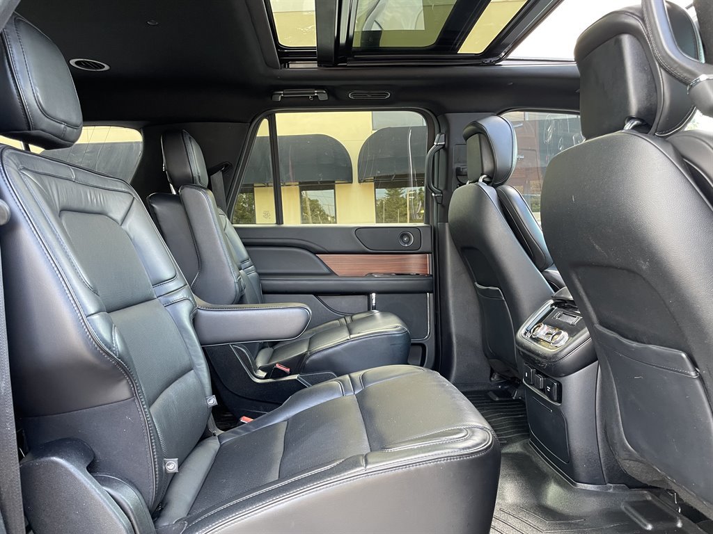Used 2019 Lincoln Navigator L Select AWD/4WD image 26