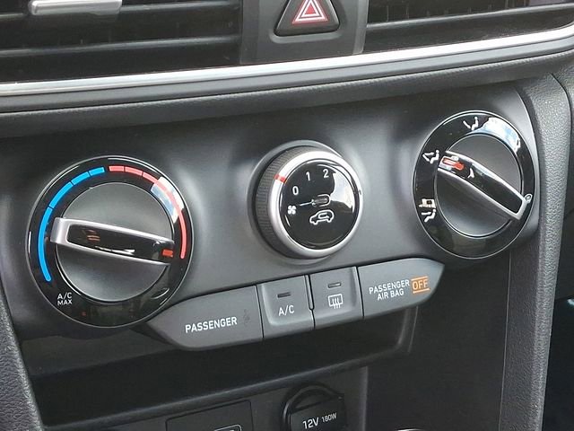 Used 2019 Hyundai Kona SE image 16