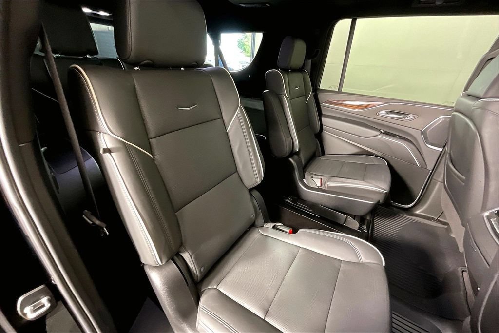 Used 2024 Cadillac Escalade ESV Premium Luxury AWD/4WD image 32