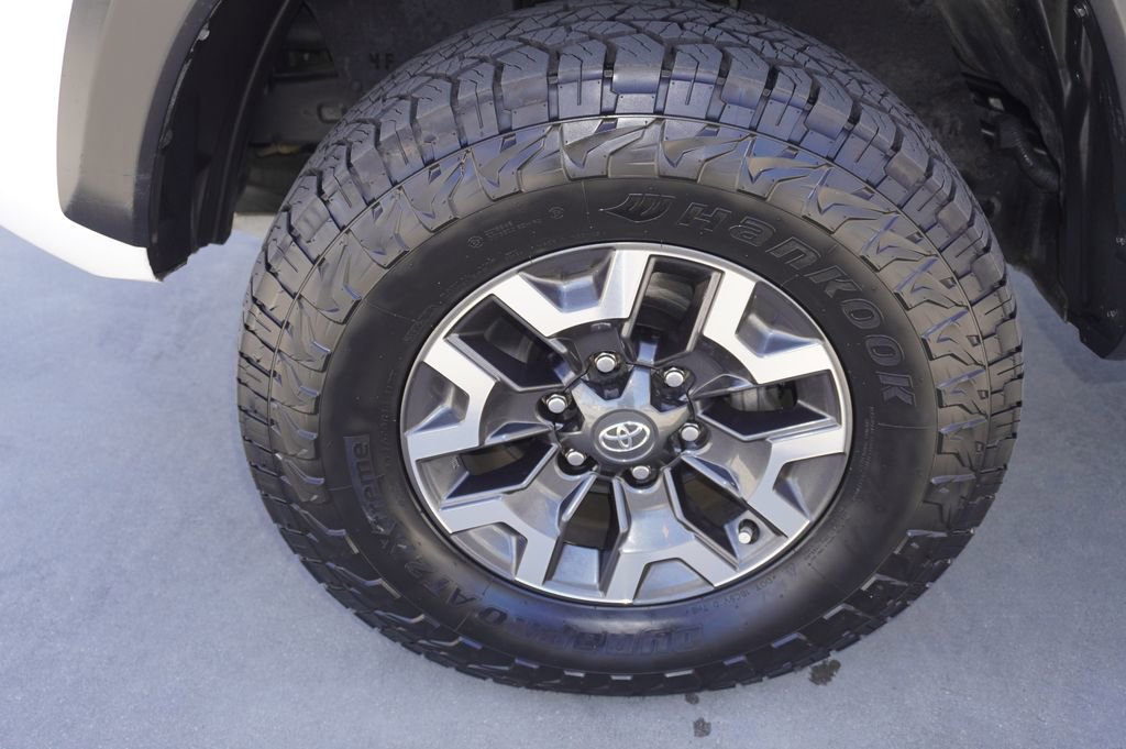Certified 2022 Toyota Tacoma TRD Off-Road w/ Technology Package image 21