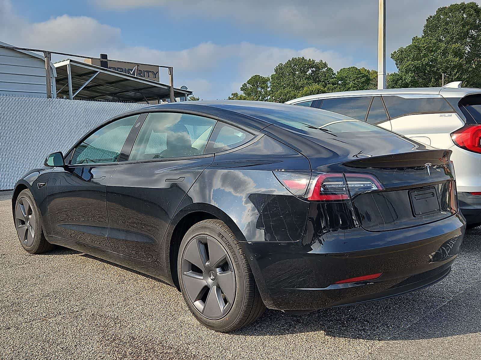 Used 2021 Tesla Model 3 Standard Range Plus RWD image 4