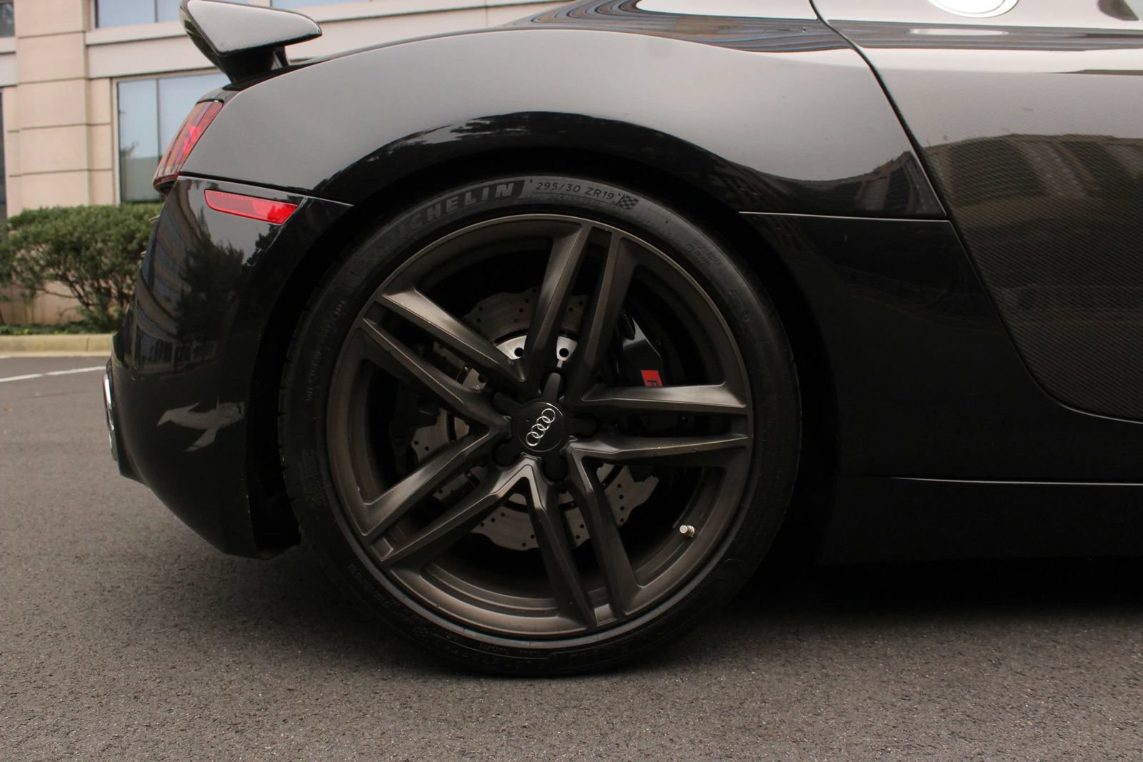 Used 2014 Audi R8 V8 w/ Enhanced Leather Package AWD/4WD image 9