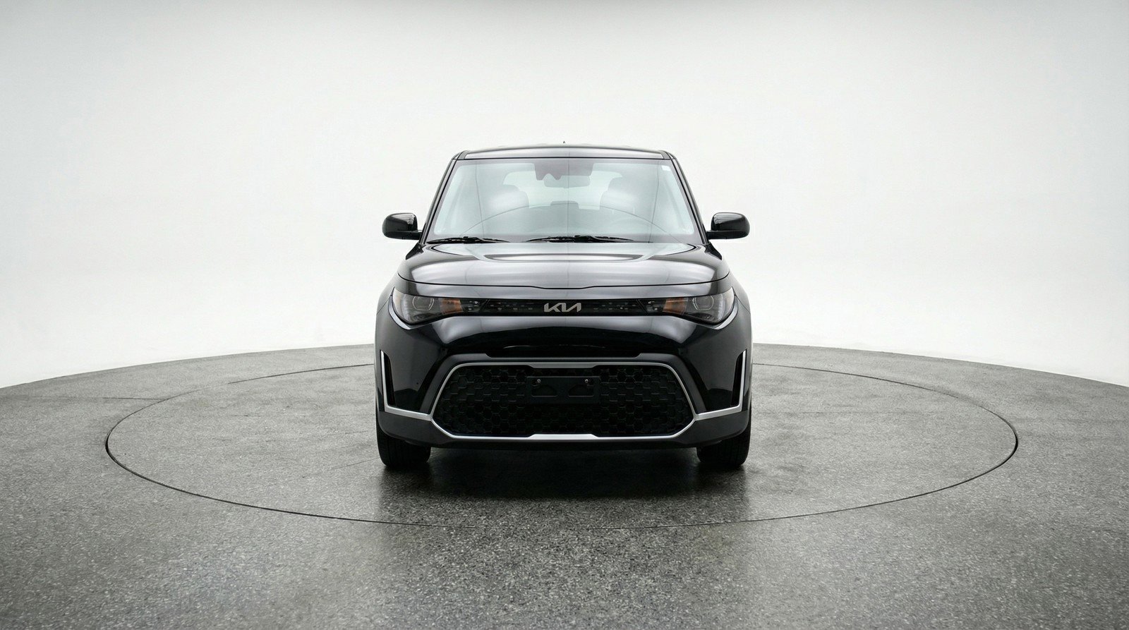 Used 2025 Kia Soul LX w/ LX Technology Package image 2