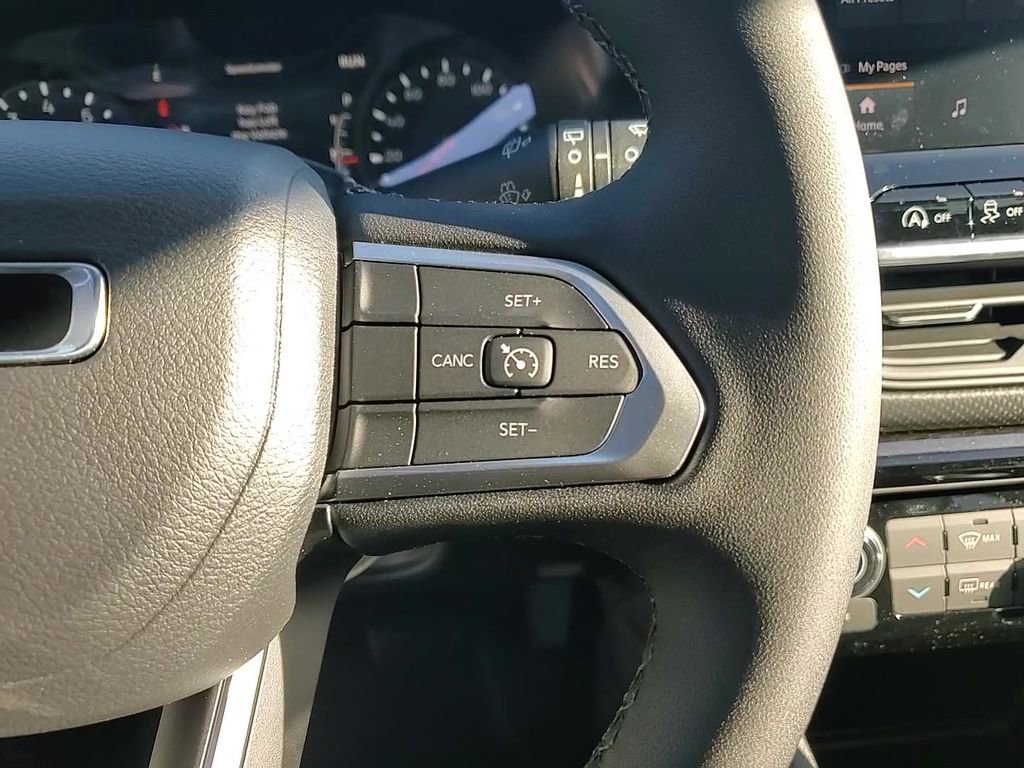 New 2026 Jeep Compass Latitude image 14