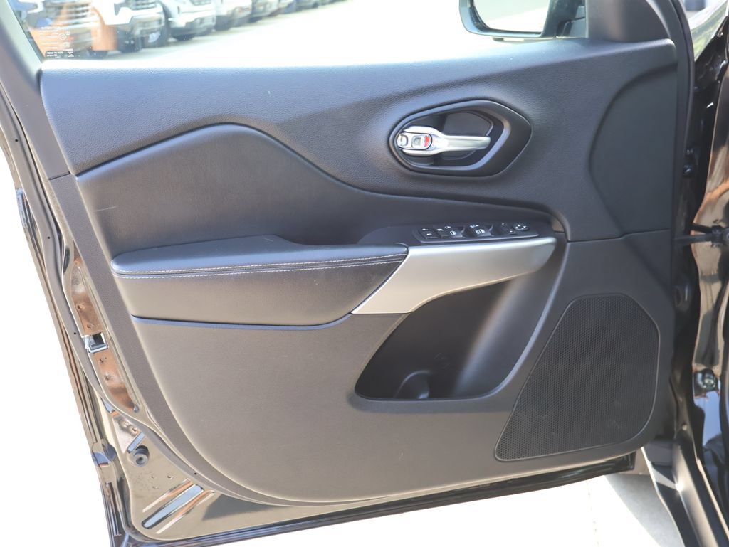 Used 2021 Jeep Cherokee Latitude Lux 80th Anniv w/ Quick Order Package 26U 80TH AWD/4WD image 11