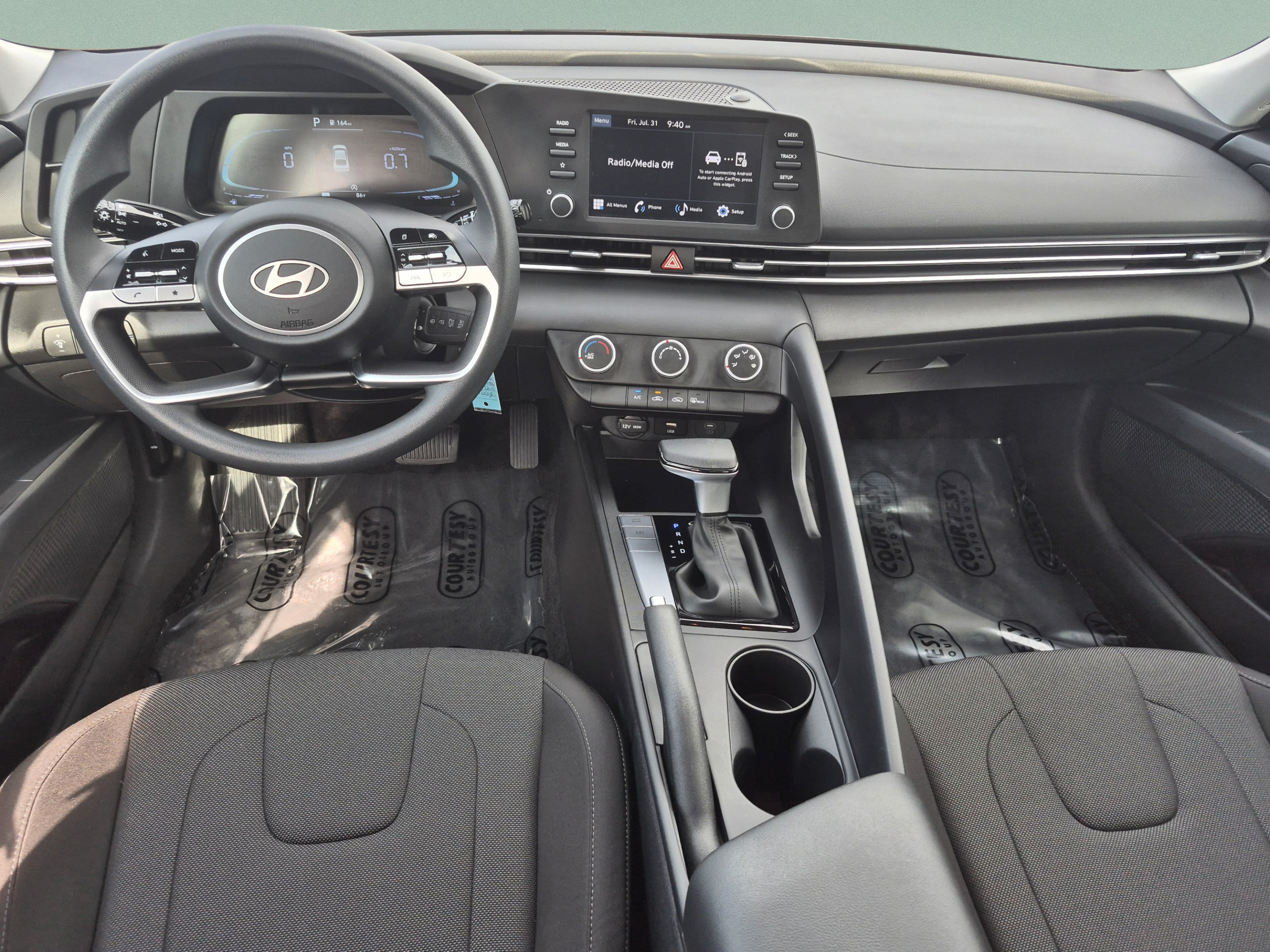 Certified 2025 Hyundai Elantra SE FWD image 10