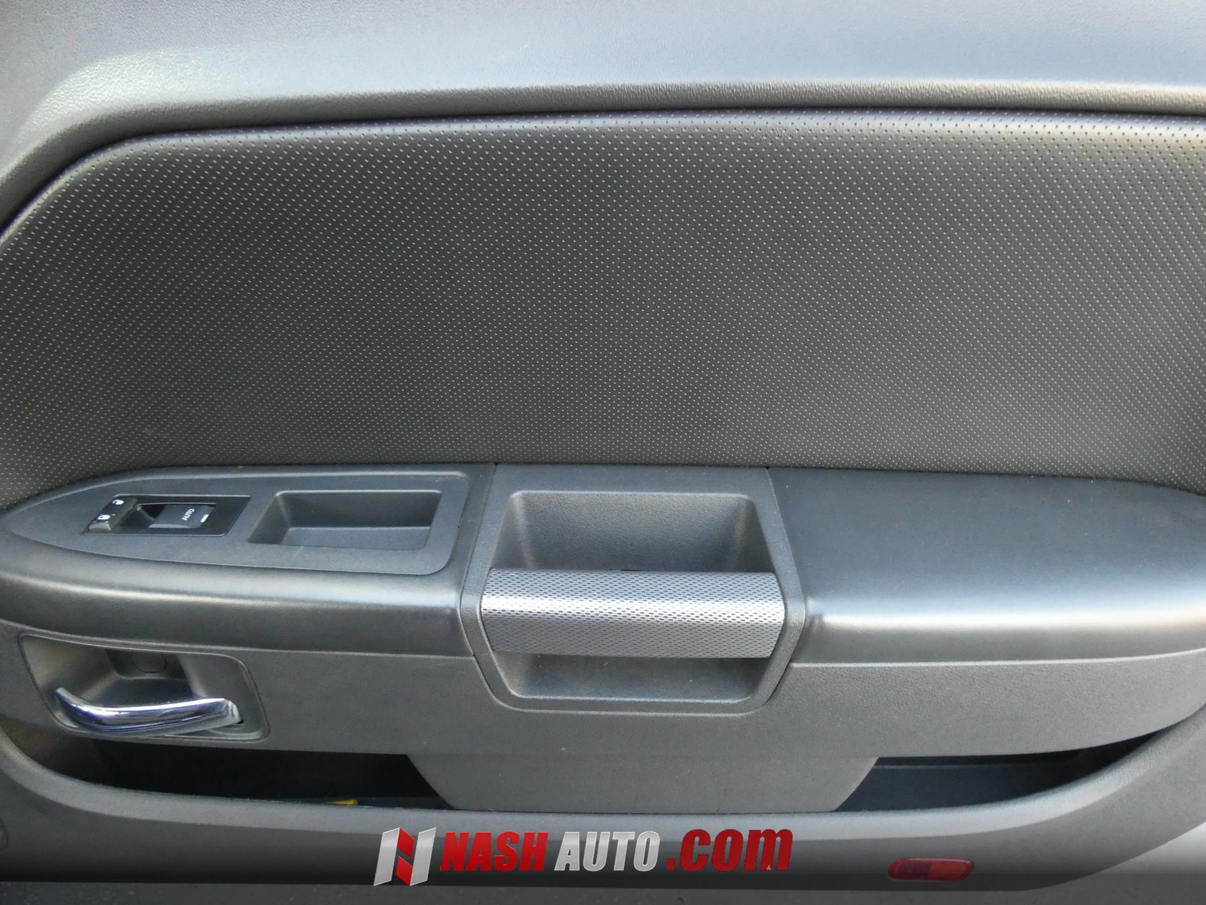 Used 2014 Dodge Challenger R/T RWD image 31