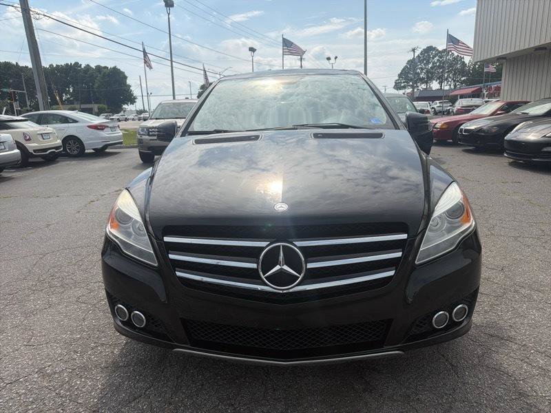 Used 2011 Mercedes-Benz R 350 4MATIC image 3