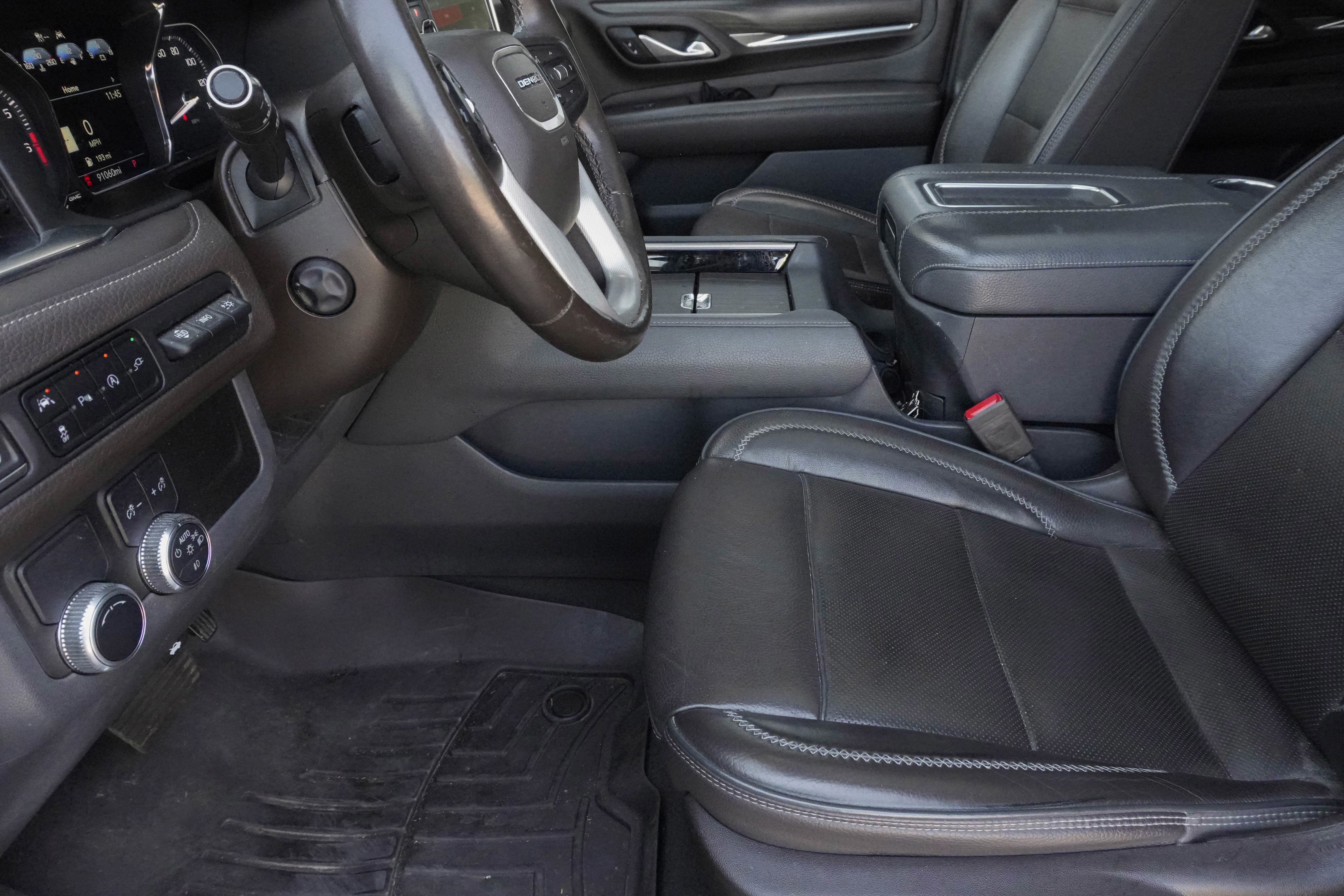 Used 2021 GMC Yukon Denali w/ Denali Premium Package RWD image 12