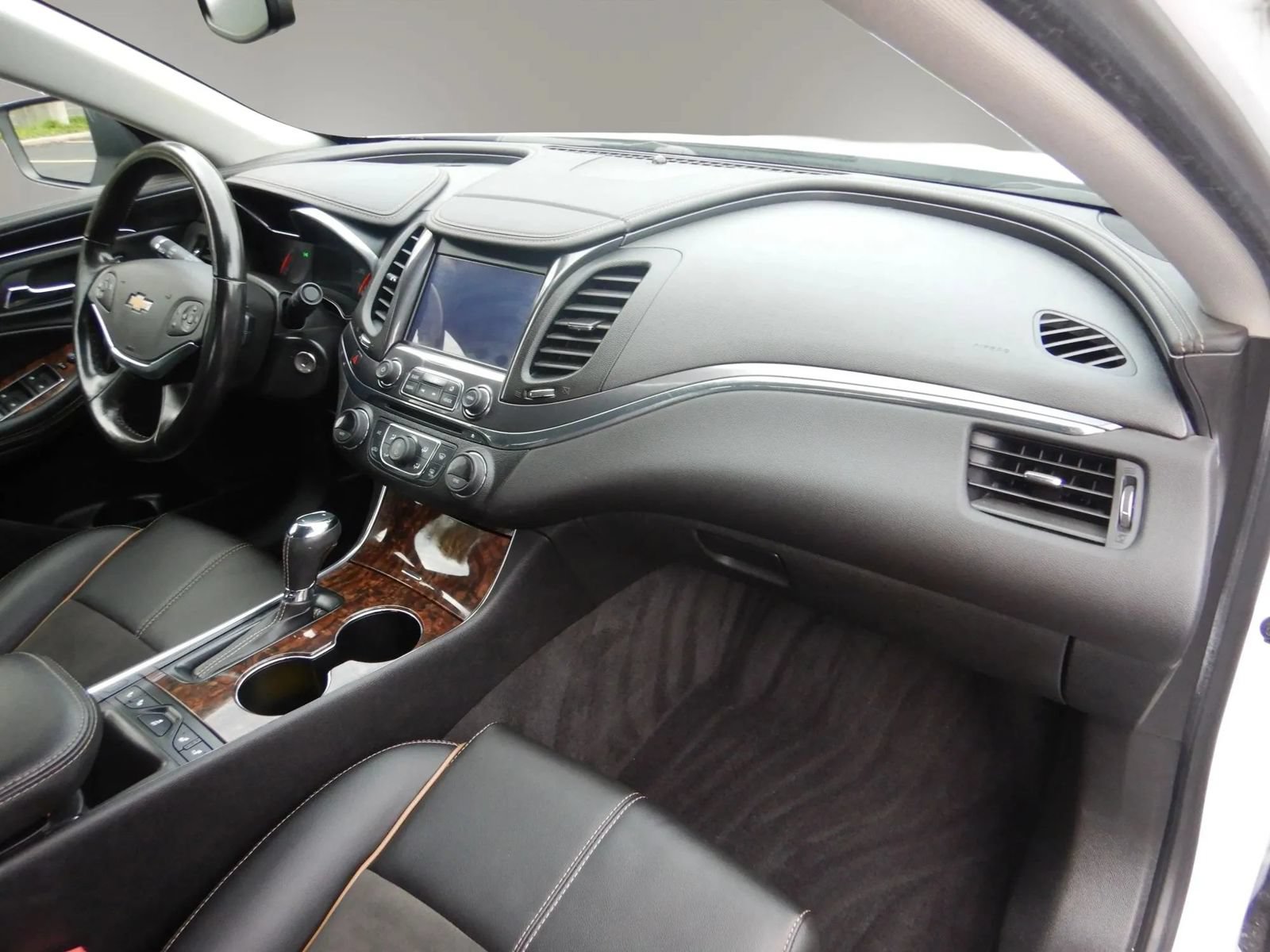 Used 2014 Chevrolet Impala LT w/ Premium Seating Package FWD image 23