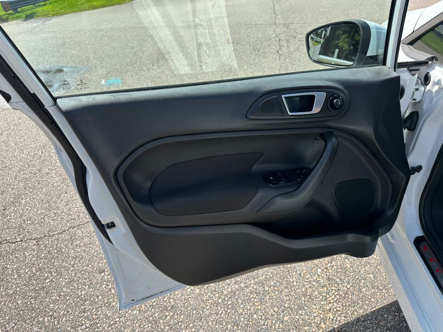 Used 2014 Ford Fiesta ST FWD image 9