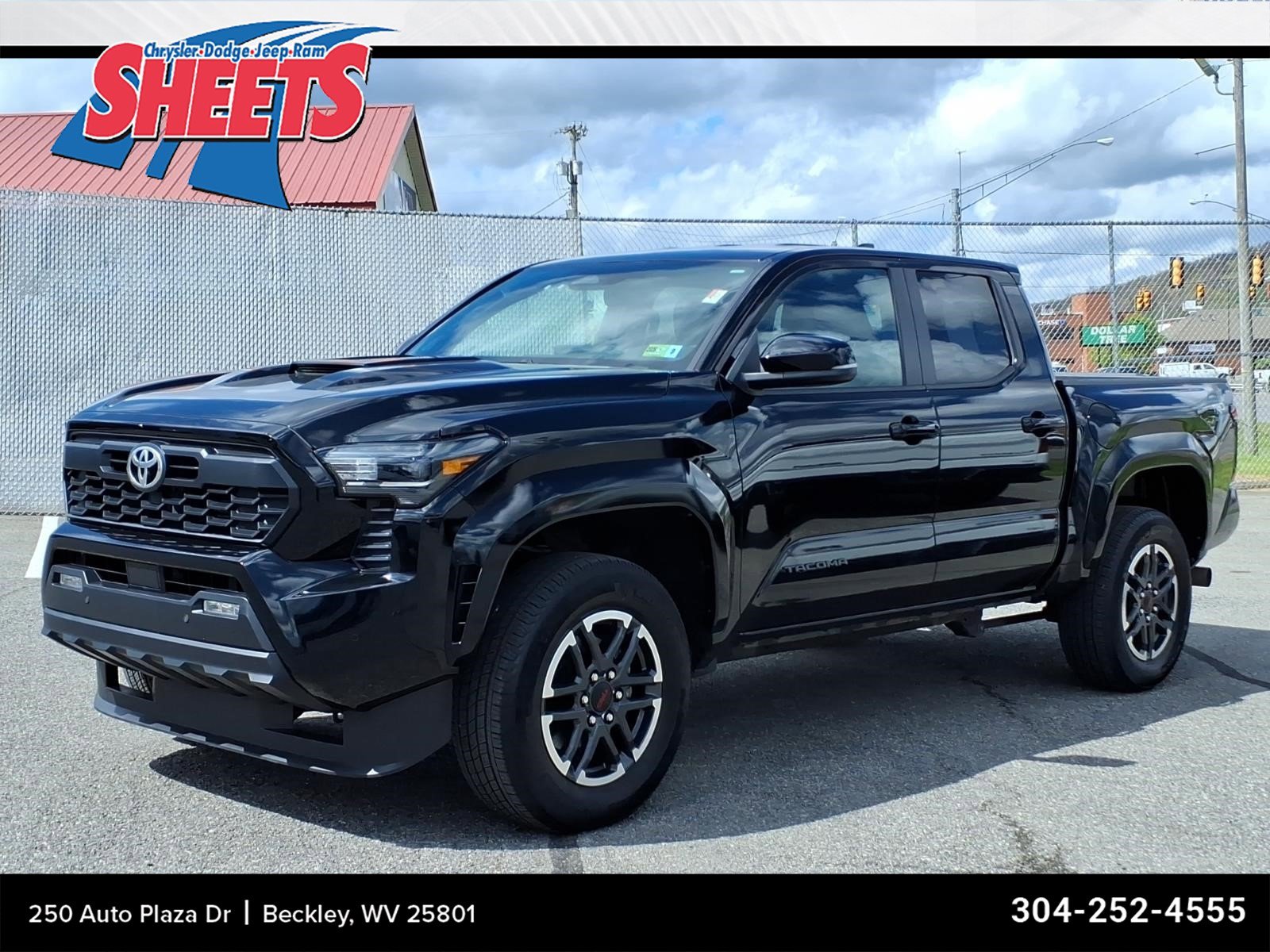 Used 2024 Toyota Tacoma TRD Sport w/ TRD Sport Upgrade Package AWD/4WD image 1