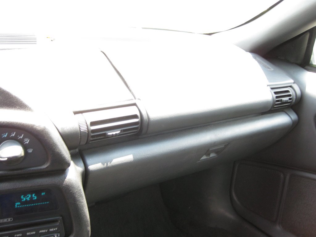 Used 1996 Chevrolet Camaro LT RWD image 14