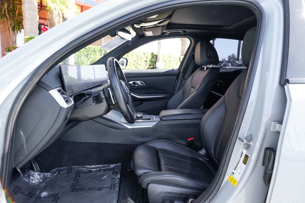 Used 2023 BMW M340i w/ Shadowloine Package image 18