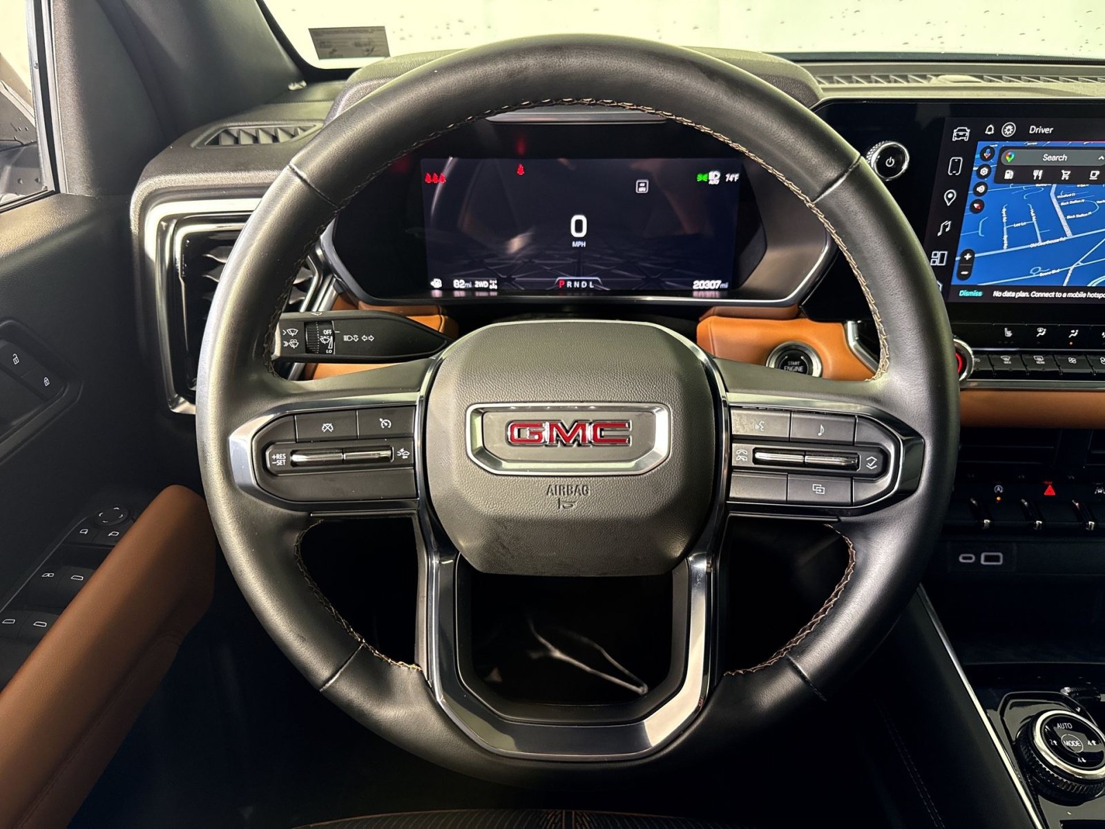 Used 2024 GMC Canyon AT4 w/ Technology Package AWD/4WD image 16
