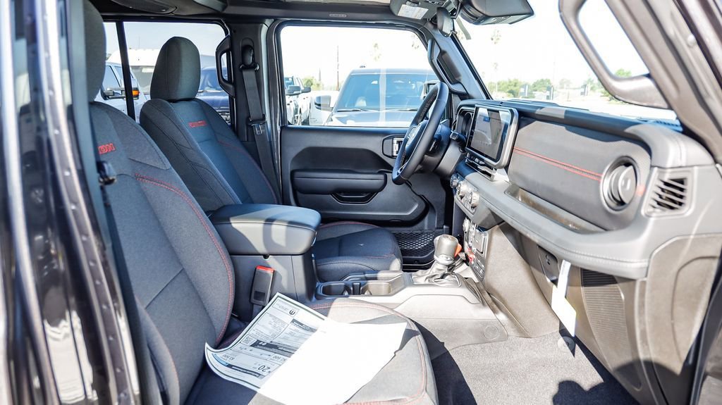 New 2025 Jeep Wrangler Unlimited Rubicon image 18