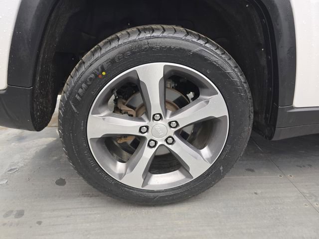 Used 2023 Jeep Grand Cherokee Limited image 20